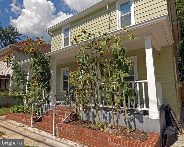 15 WALNUT ST, Penns Grove, NJ 08069