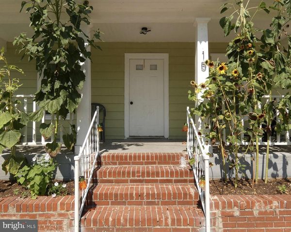 15 WALNUT ST, Penns Grove, NJ 08069