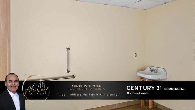 18610 W 8 MILE Road, Southfield, MI 48075