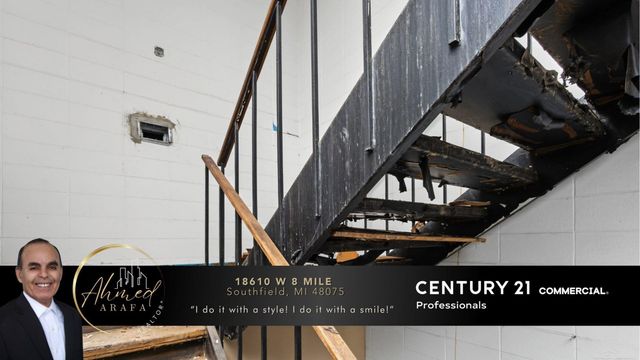 18610 W 8 MILE Road, Southfield, MI 48075