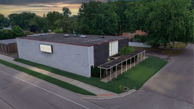 18610 W 8 MILE Road, Southfield, MI 48075
