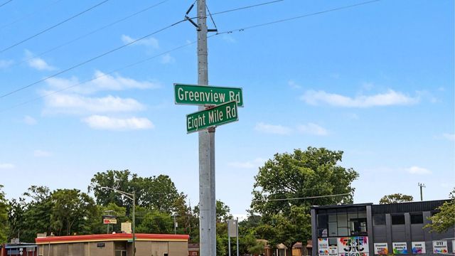 18610 W 8 MILE Road, Southfield, MI 48075