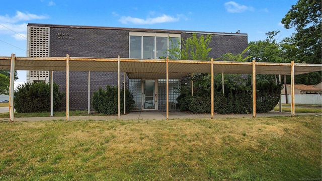 18610 W 8 MILE Road, Southfield, MI 48075