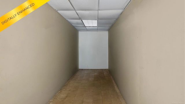 18610 W 8 MILE Road, Southfield, MI 48075
