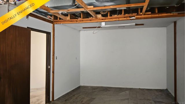 18610 W 8 MILE Road, Southfield, MI 48075