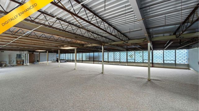 18610 W 8 MILE Road, Southfield, MI 48075
