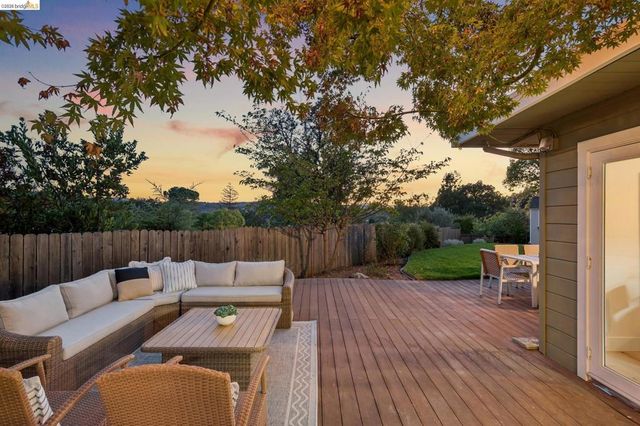 1321 Sunset Loop, Lafayette, CA 94549