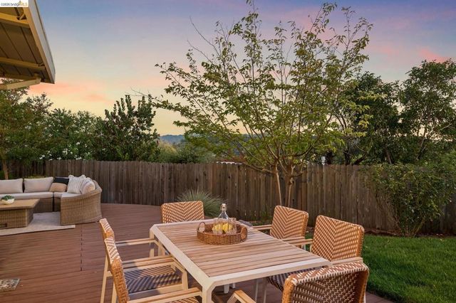 1321 Sunset Loop, Lafayette, CA 94549