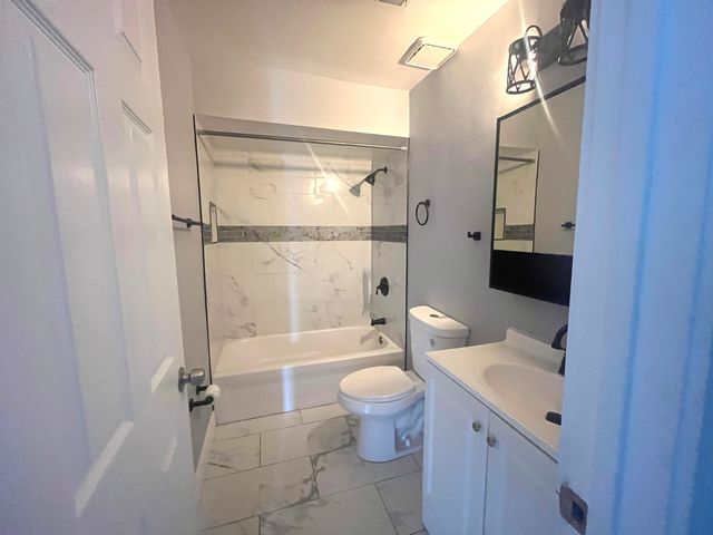 2728 W 87th Street 2A, Chicago, IL 60652