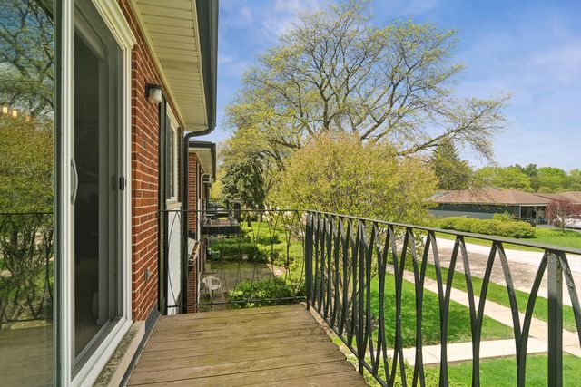 2407 E Olive Street 2F, Arlington Heights, IL 60004