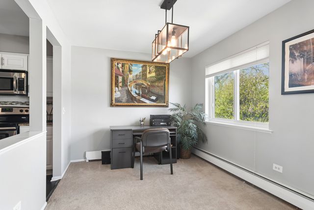 2407 E Olive Street 2F, Arlington Heights, IL 60004