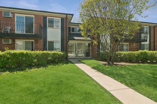 2407 E Olive Street 2F, Arlington Heights, IL 60004