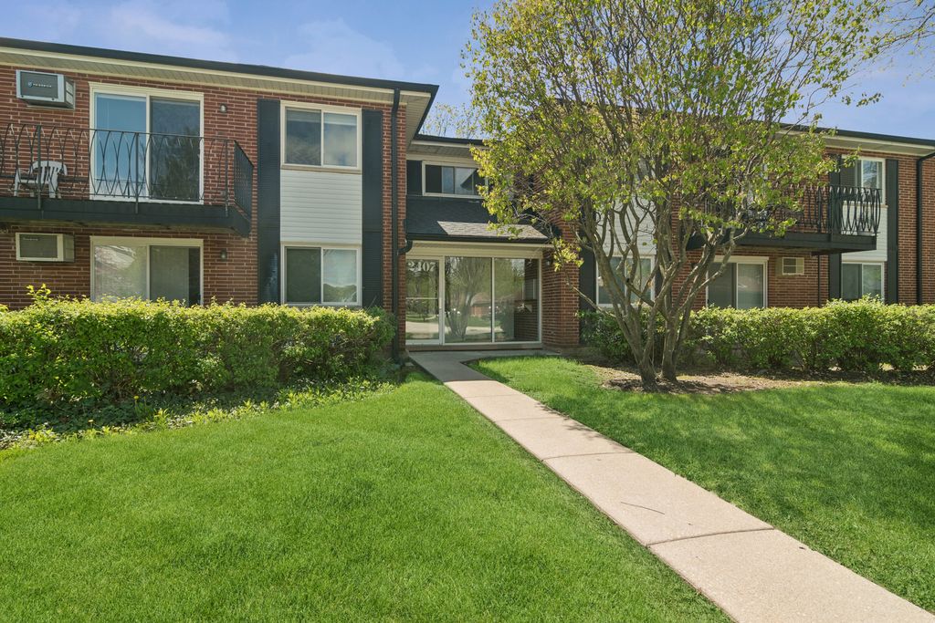 2407 E Olive Street 2F, Arlington Heights, IL 60004