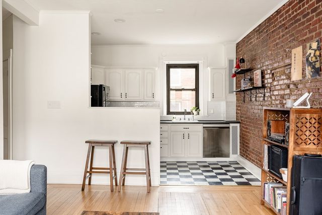 111 Jersey St 12, Boston, MA 02215