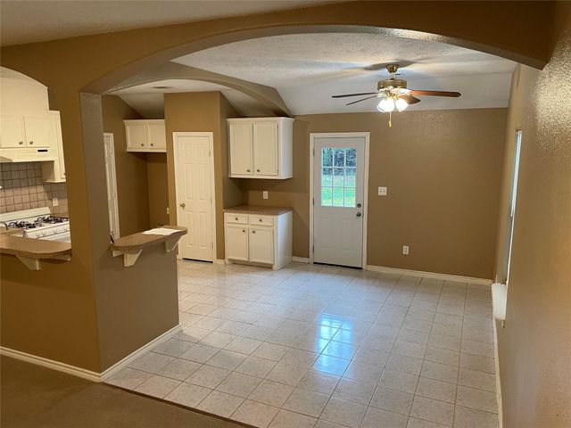 1499 E Dallas Street, Conroe, TX 77301