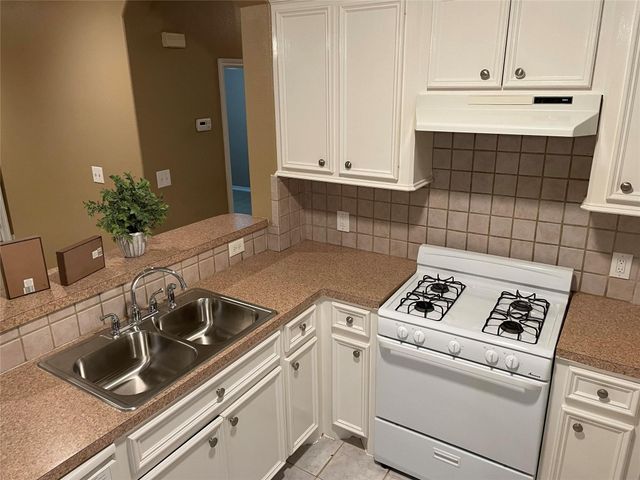 1499 E Dallas Street, Conroe, TX 77301
