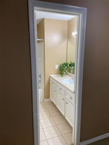 1499 E Dallas Street, Conroe, TX 77301