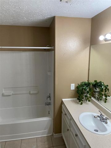 1499 E Dallas Street, Conroe, TX 77301