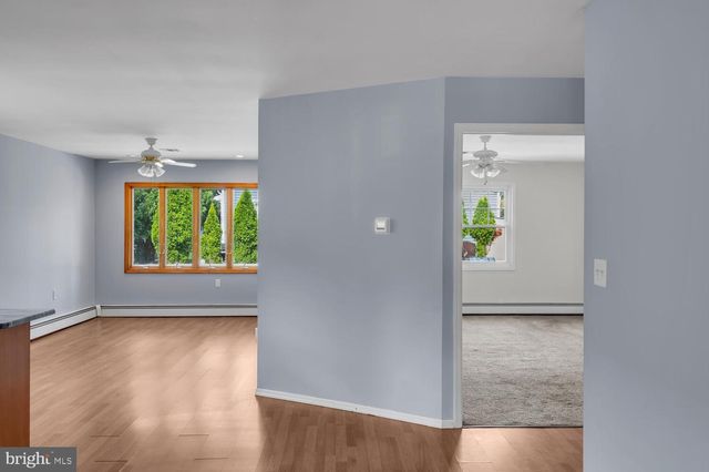 8 MANITOBA CT, Toms River, NJ 08757