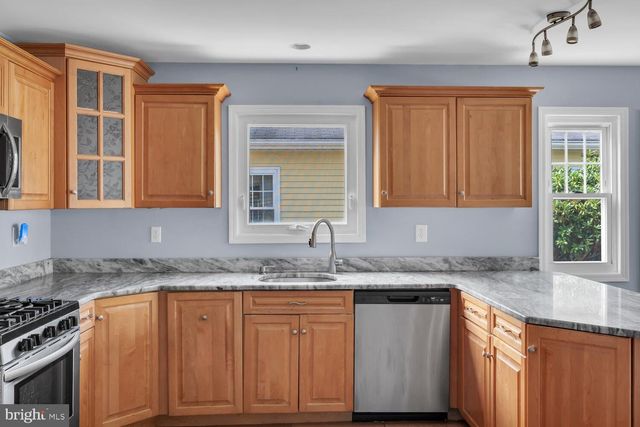 8 MANITOBA CT, Toms River, NJ 08757