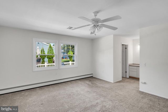 8 MANITOBA CT, Toms River, NJ 08757