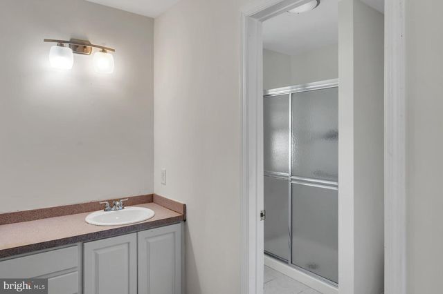 8 MANITOBA CT, Toms River, NJ 08757