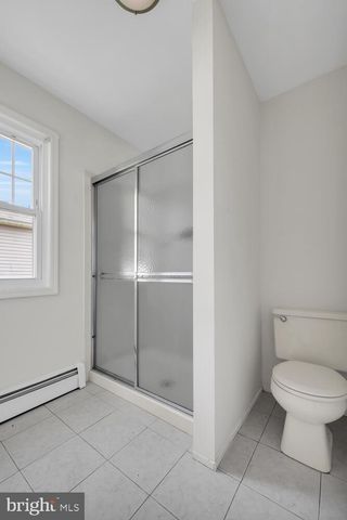 8 MANITOBA CT, Toms River, NJ 08757