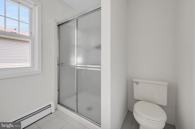 8 MANITOBA CT, Toms River, NJ 08757