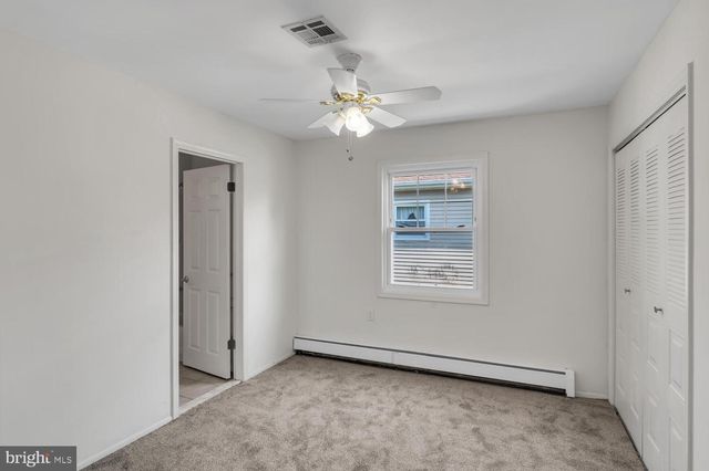 8 MANITOBA CT, Toms River, NJ 08757