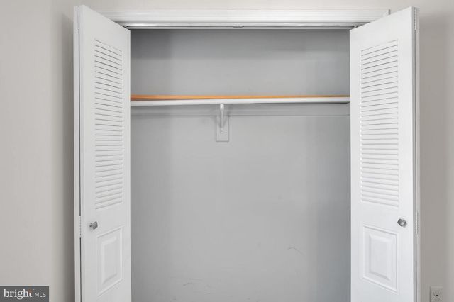 8 MANITOBA CT, Toms River, NJ 08757