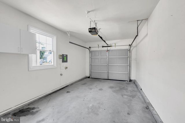 8 MANITOBA CT, Toms River, NJ 08757