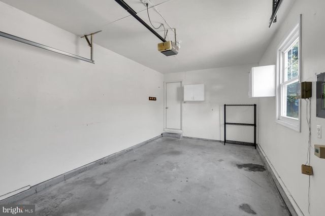 8 MANITOBA CT, Toms River, NJ 08757