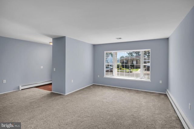 8 MANITOBA CT, Toms River, NJ 08757