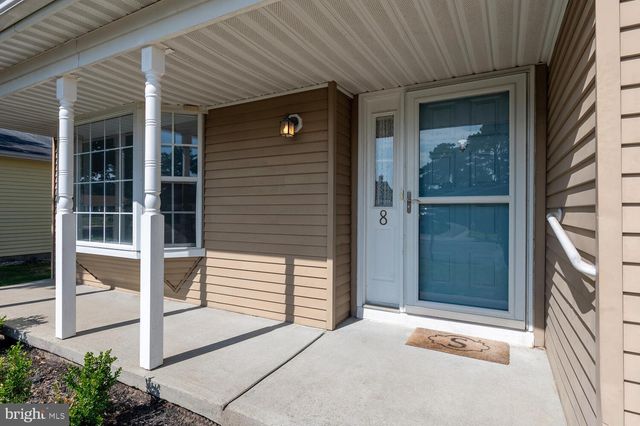 8 MANITOBA CT, Toms River, NJ 08757