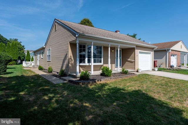 8 MANITOBA CT, Toms River, NJ 08757