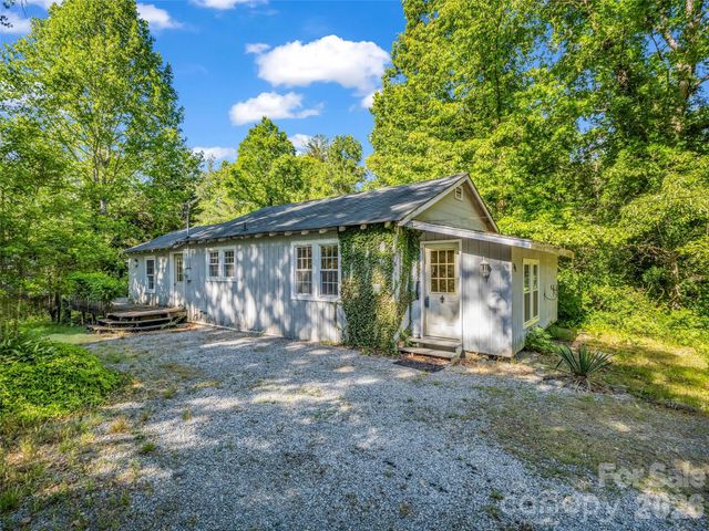 315 Alabama Avenue, Hendersonville, NC 28739