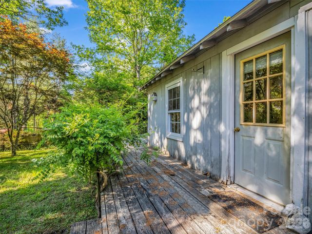 315 Alabama Avenue, Hendersonville, NC 28739