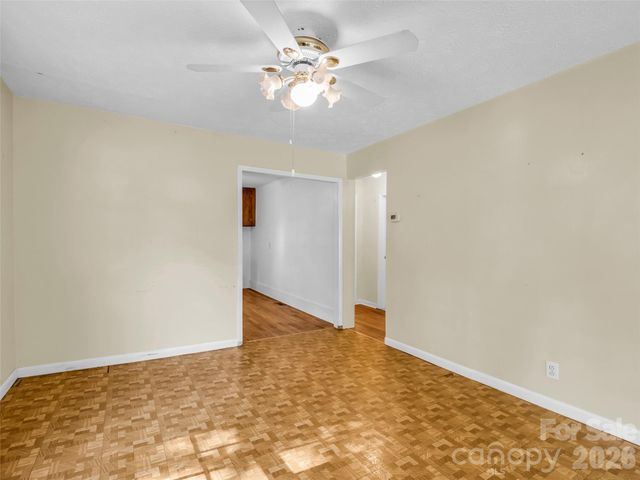 315 Alabama Avenue, Hendersonville, NC 28739
