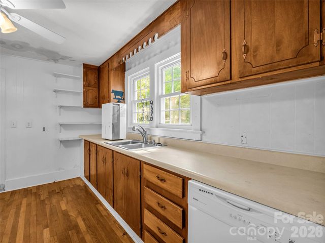 315 Alabama Avenue, Hendersonville, NC 28739