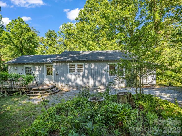 315 Alabama Avenue, Hendersonville, NC 28739