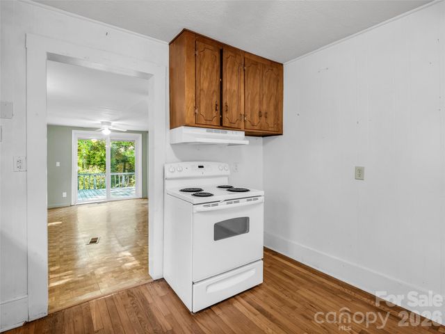 315 Alabama Avenue, Hendersonville, NC 28739