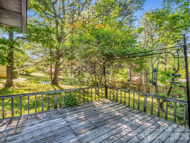315 Alabama Avenue, Hendersonville, NC 28739