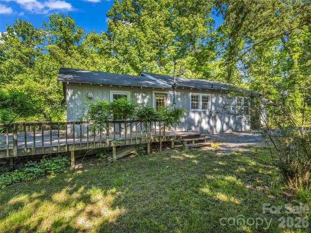 315 Alabama Avenue, Hendersonville, NC 28739