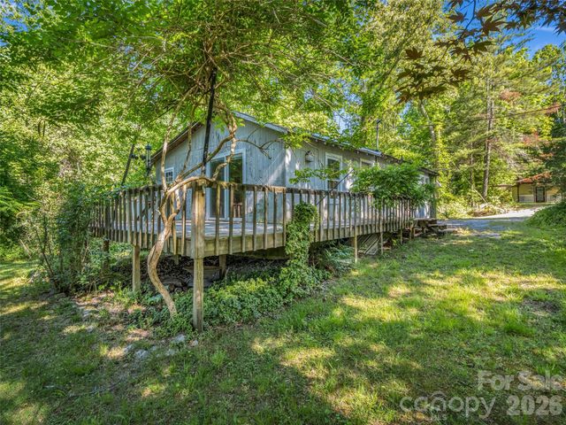 315 Alabama Avenue, Hendersonville, NC 28739