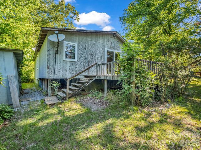 315 Alabama Avenue, Hendersonville, NC 28739