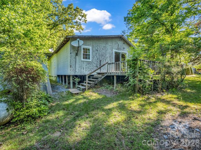 315 Alabama Avenue, Hendersonville, NC 28739