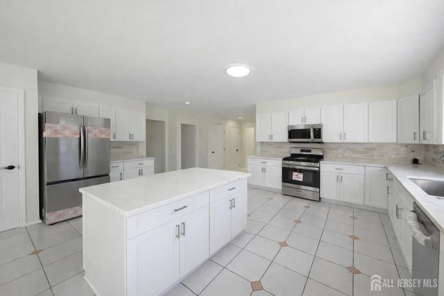 1 Alexander Drive, Monroe, NJ 08831