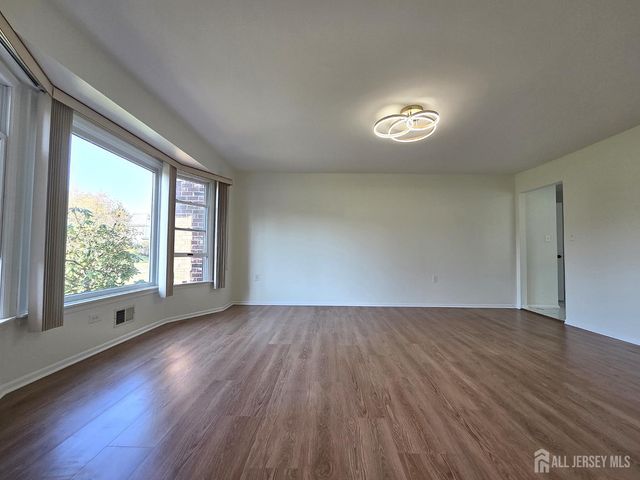 1 Alexander Drive, Monroe, NJ 08831