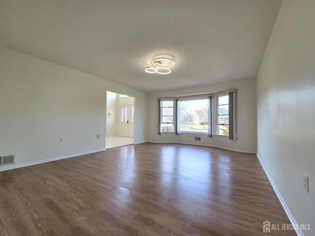 1 Alexander Drive, Monroe, NJ 08831