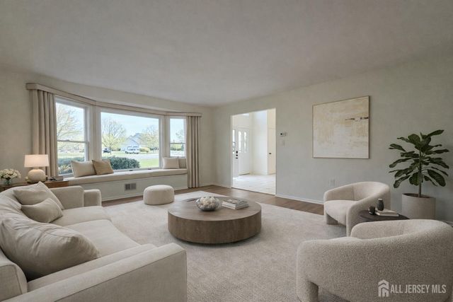 1 Alexander Drive, Monroe, NJ 08831